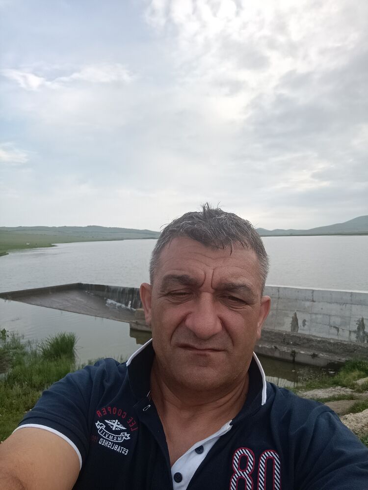  47982223  Armen, 52 ,    -