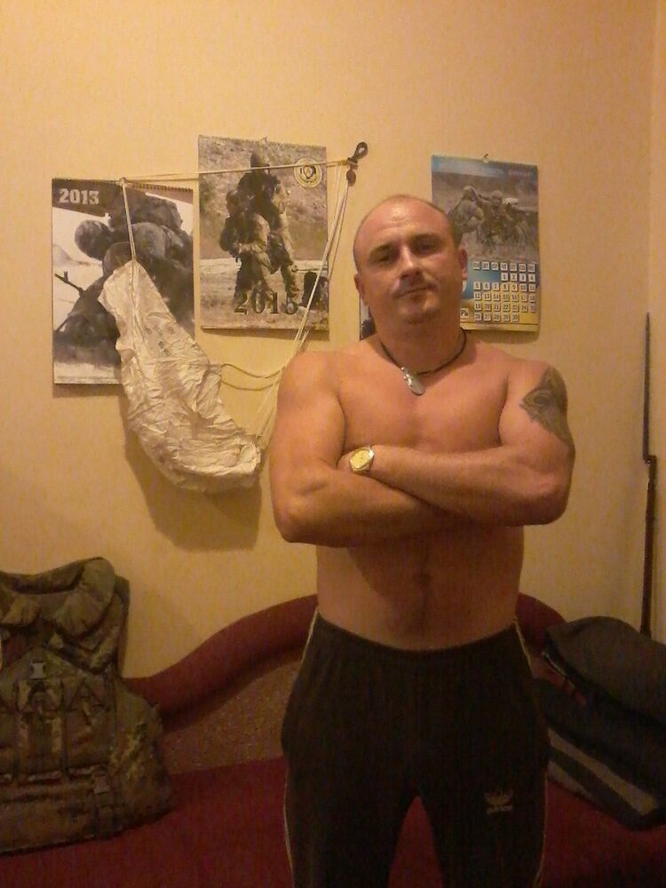  10538903  Den, 40 ,    