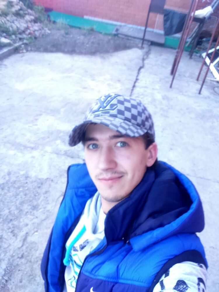   ,   Brian, 32 ,     , c 
