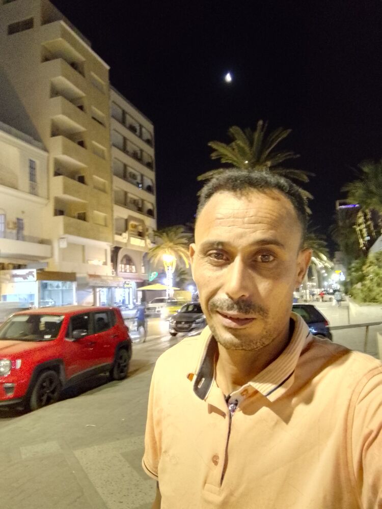  32207503  Meher, 43 ,    