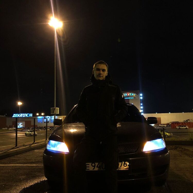  ,   Viktor, 25 ,   ,   