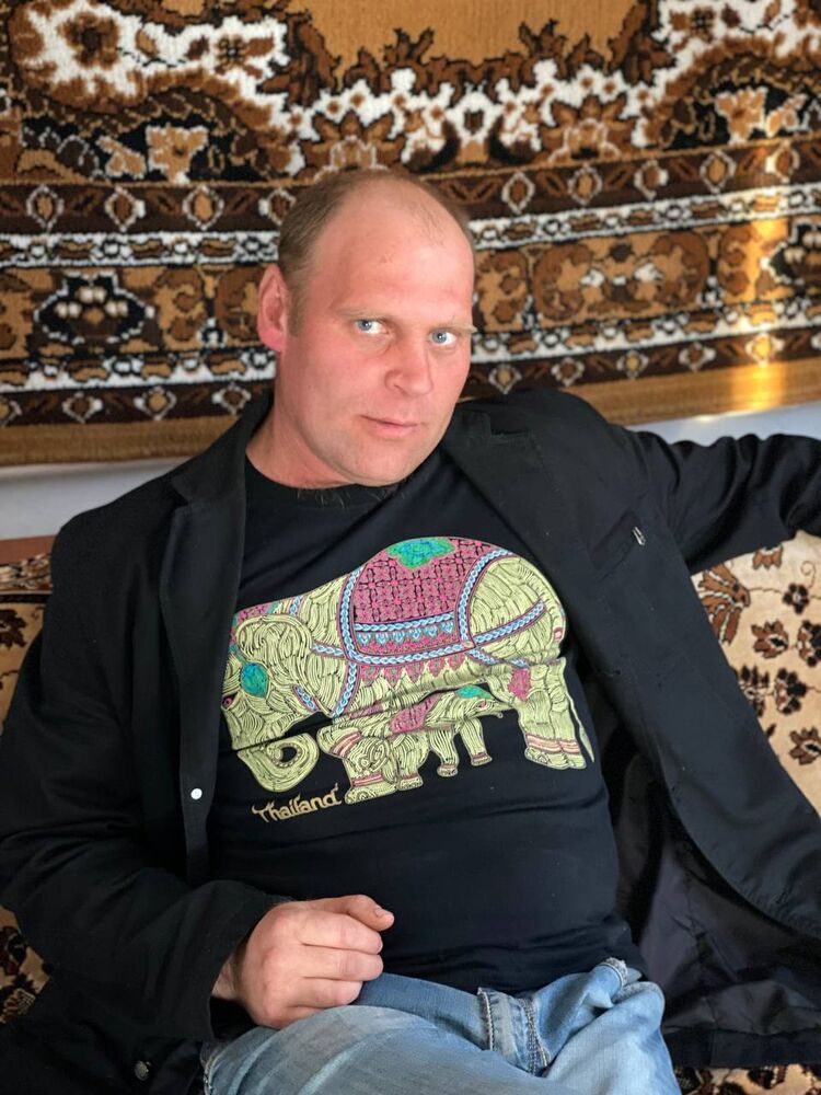  52168953  Vladimir, 46 ,    