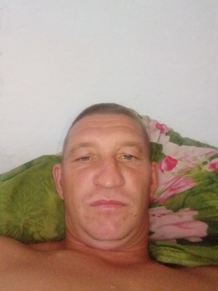  45037423  Mihail, 38 ,    