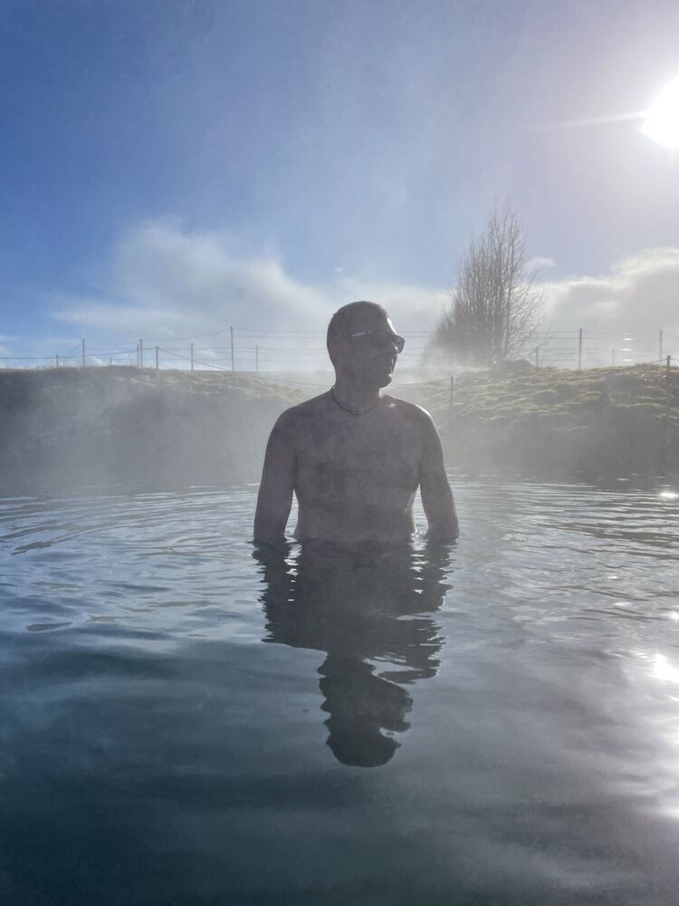  26638253  Diyan, 47 ,    Selfoss