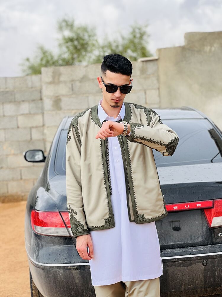  54408783  Ibrahim, 23 ,    