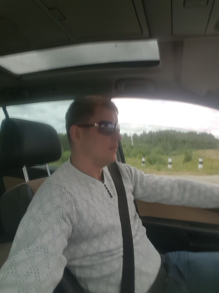 16777753  Andrej, 43 ,    