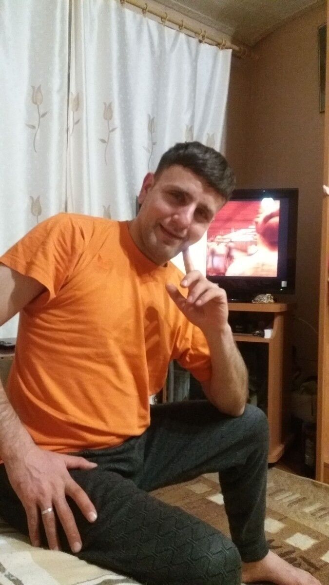  11639173  Bassel, 45 ,    