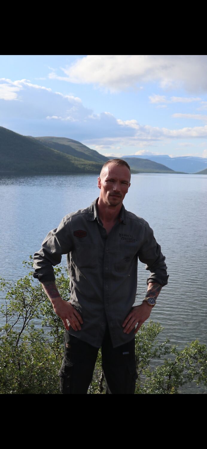  47124763  Richard, 53 ,    Geta