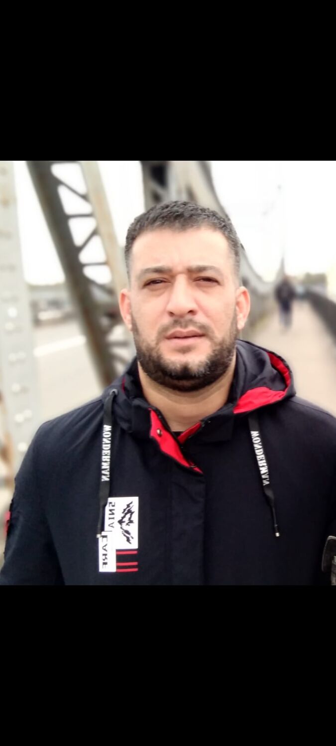  25713283  Aksin, 38 ,    