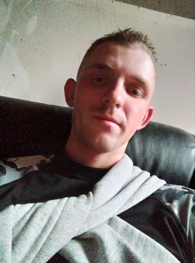  ,   Krik, 27 ,   ,   