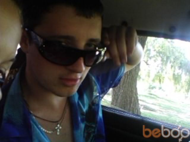  1368953  Vannea, 32 ,    