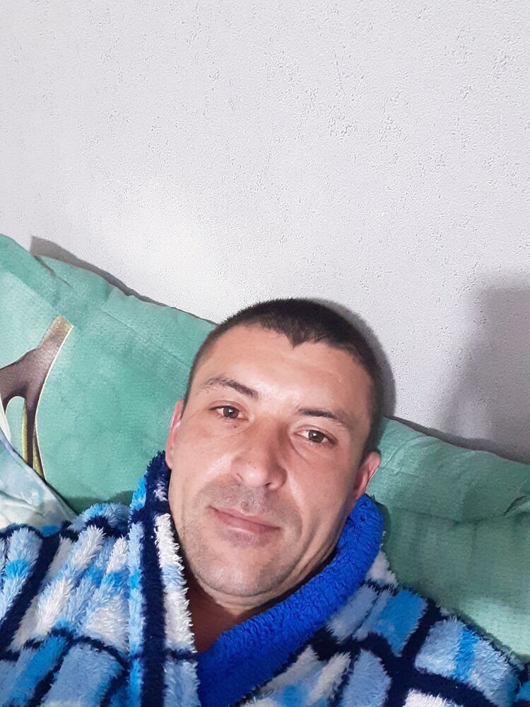  ,   Igor, 33 ,   ,   
