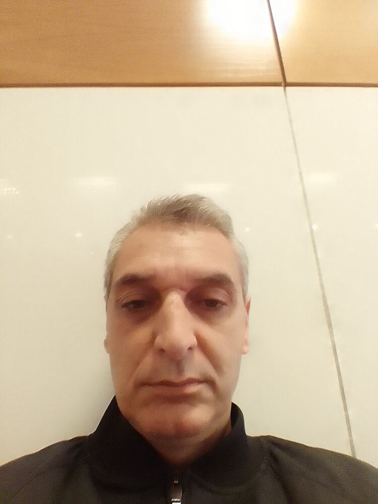  42964843  Lev, 49 ,    