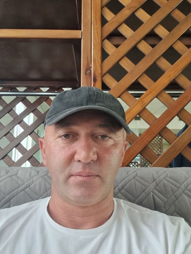  ,   Roin, 42 ,   ,   