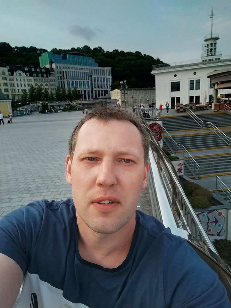  ,   Kostia, 39 ,   ,   
