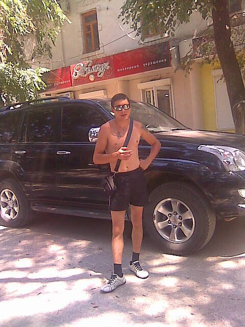  ,   Dom, 40 ,   