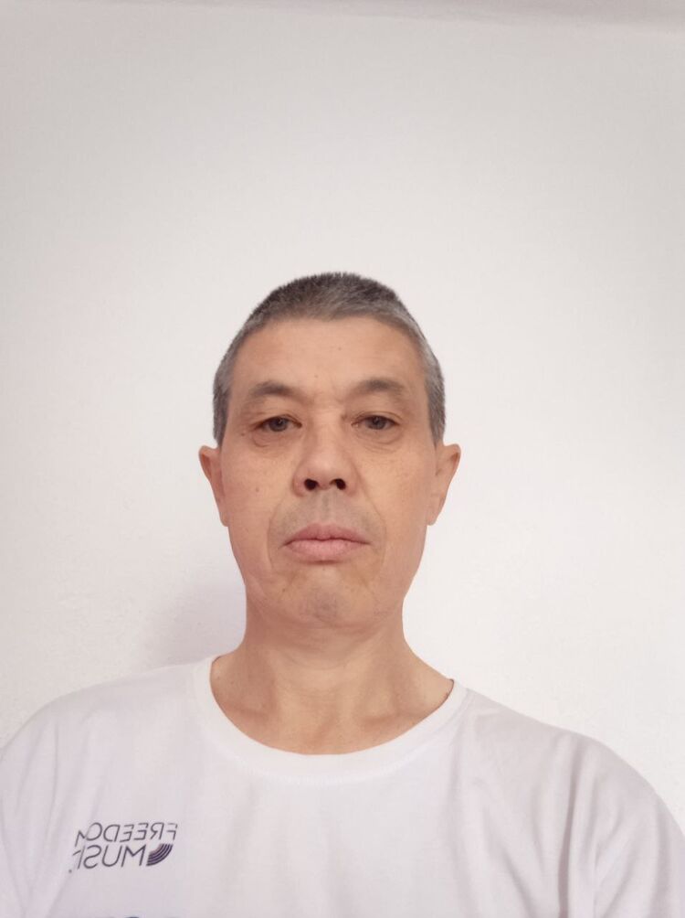  47992453  Maks, 45 ,    