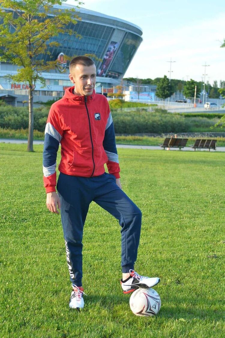  ,   Ruslan, 37 ,   ,   , c 