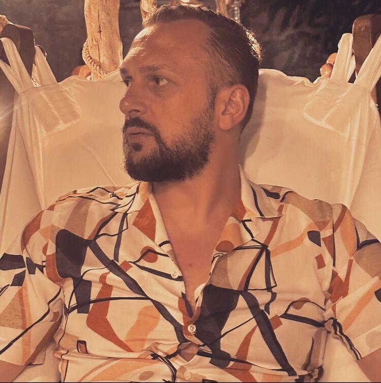  Cesme,   Alex, 38 ,   ,   