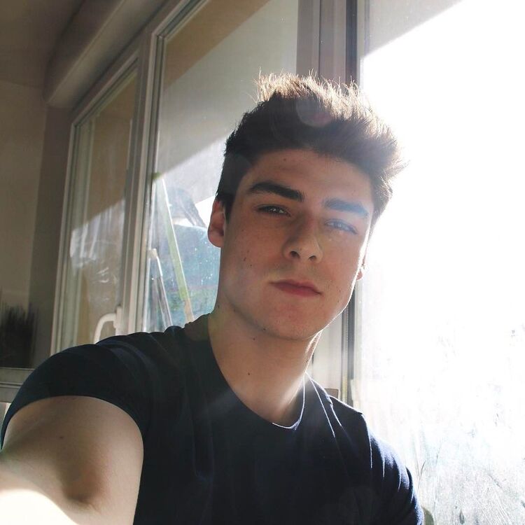  48329373  Alex, 27 ,    
