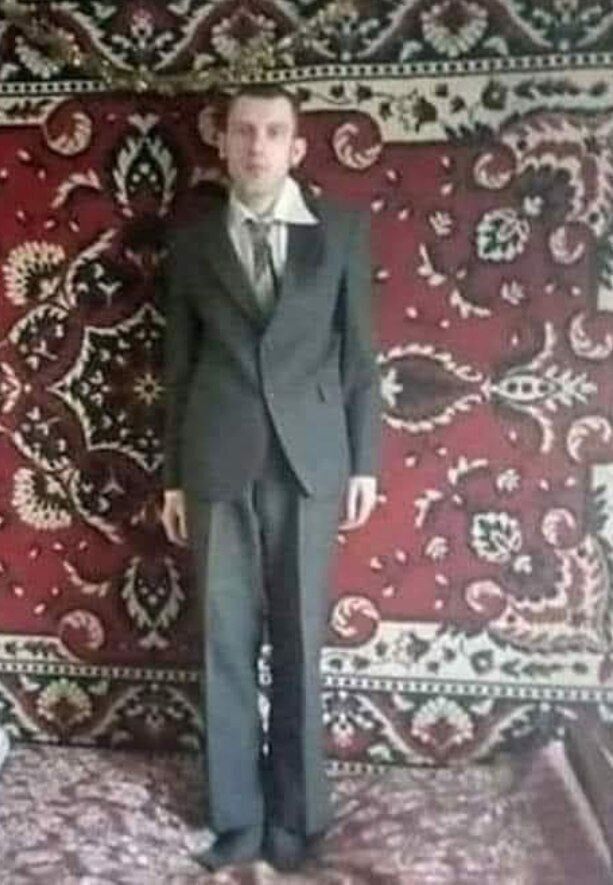  25300213  Andrei, 28 ,    