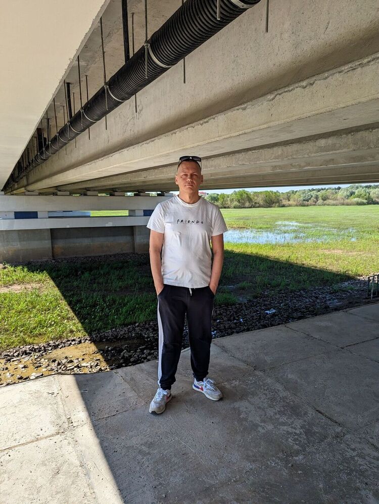  49881203  , 42 ,    