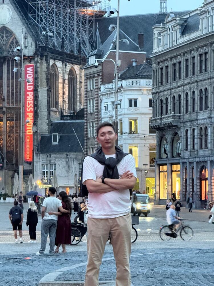  53377623  Nariman, 28 ,    