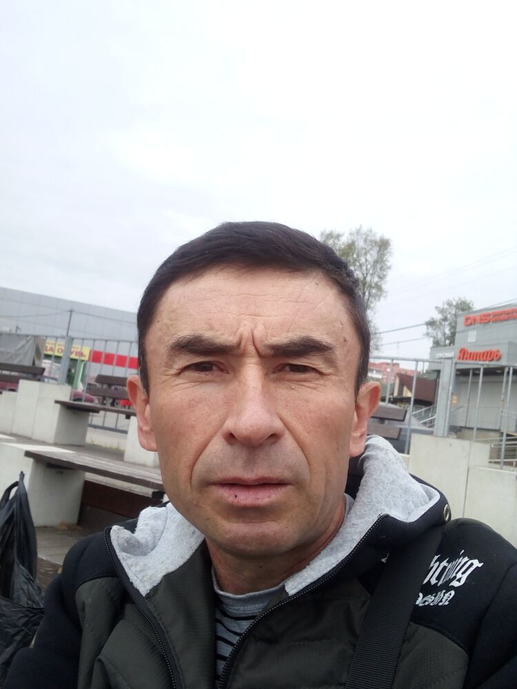  37772703  , 46 ,    