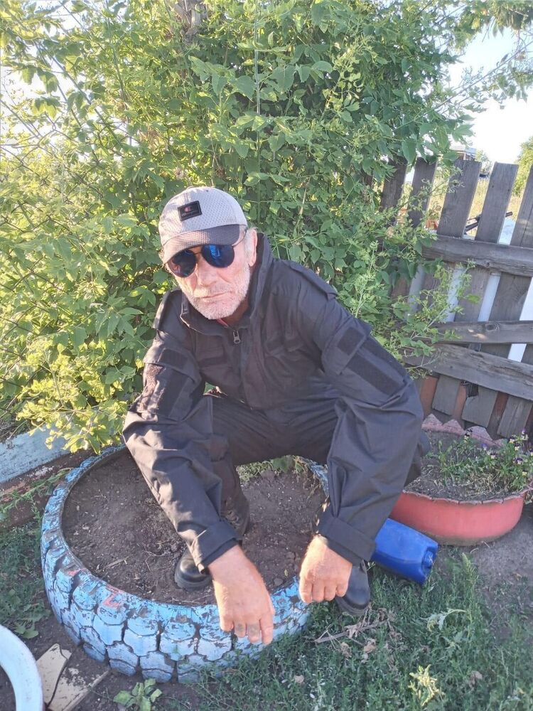  47877163  Viktor, 59 ,    