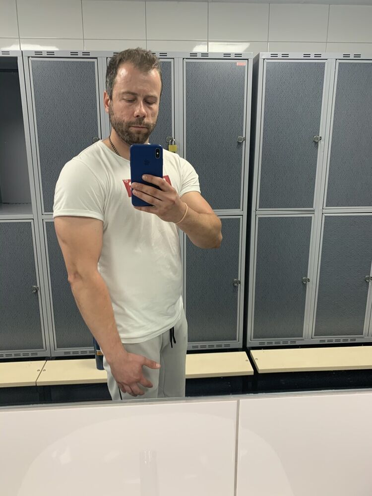  21489813  Alex, 39 ,    