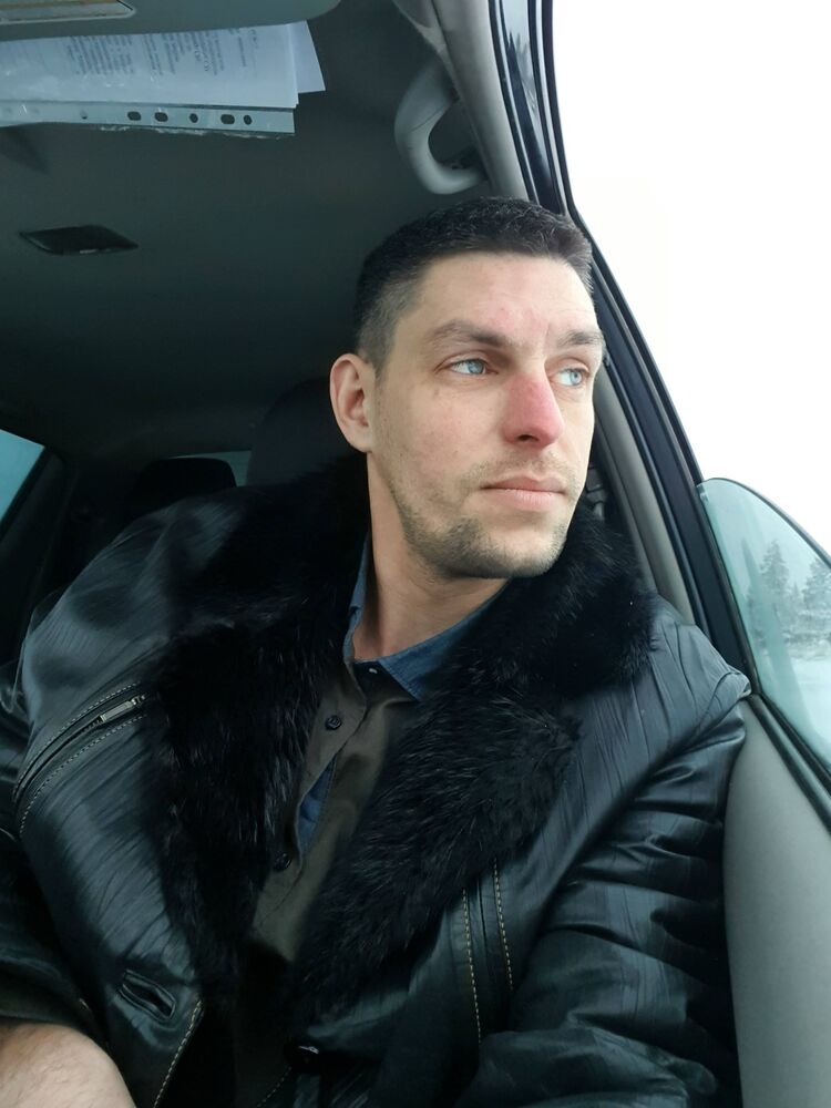  36032653  Nikolai, 39 ,    