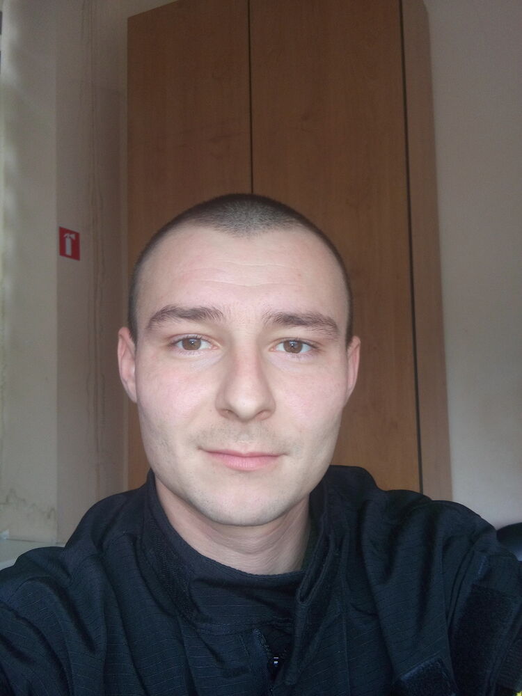  18634263  Maks, 36 ,    