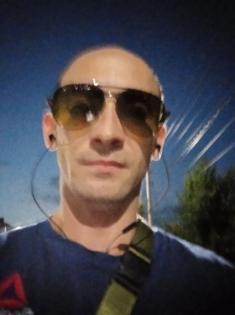  30342043  Vladimir, 32 ,    