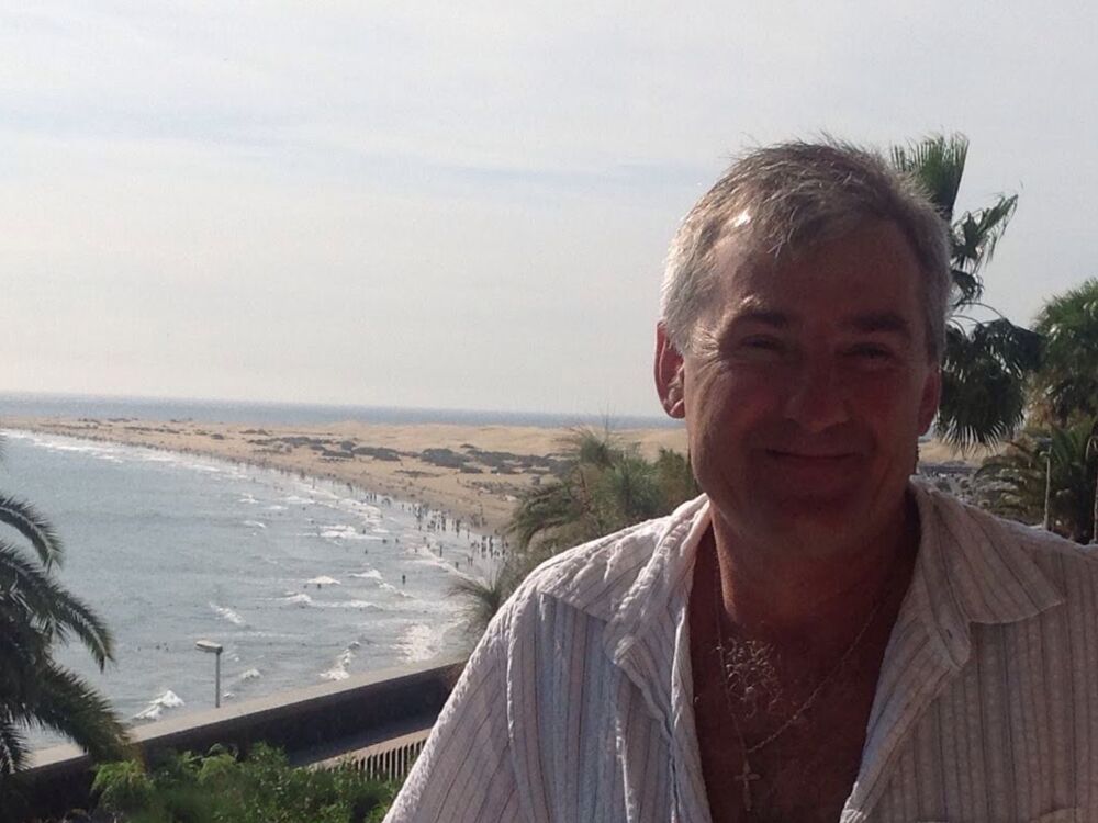  25255243  Tim, 61 ,    