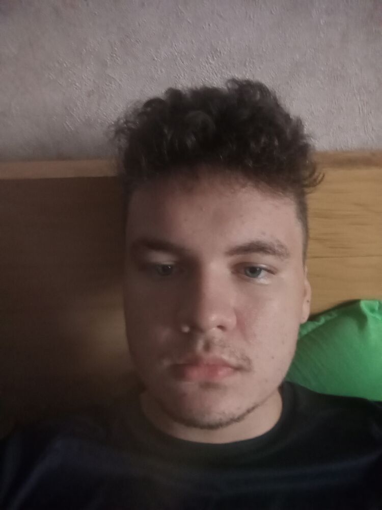  53385093  Matvey, 18 ,    