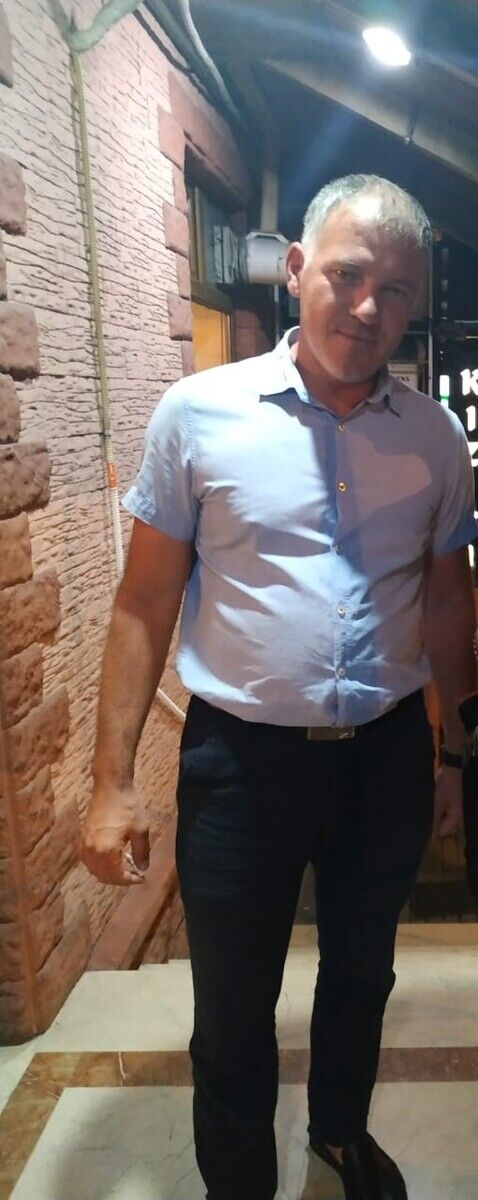  20571033  Georg, 44 ,    