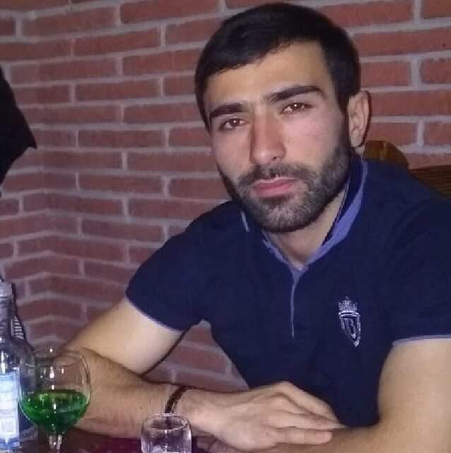  42066013  Armen, 53 ,    