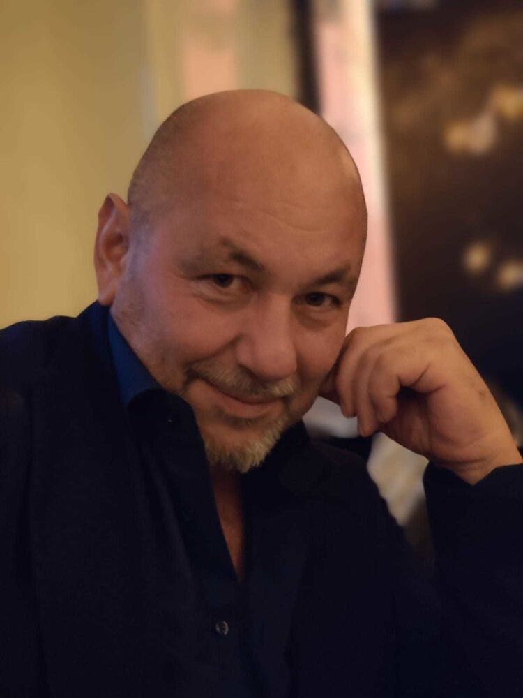  ,   Roberto, 61 ,   ,   , c , 
