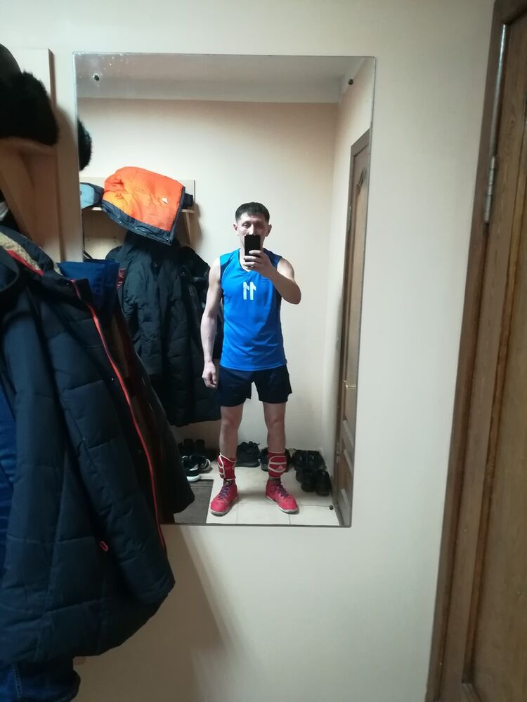  18891143  Timur, 40 ,    