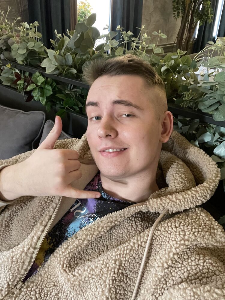  ,   Maksim, 25 ,   ,   