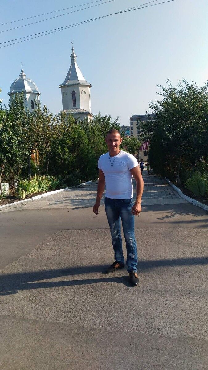  8808753  Alexei, 31 ,    