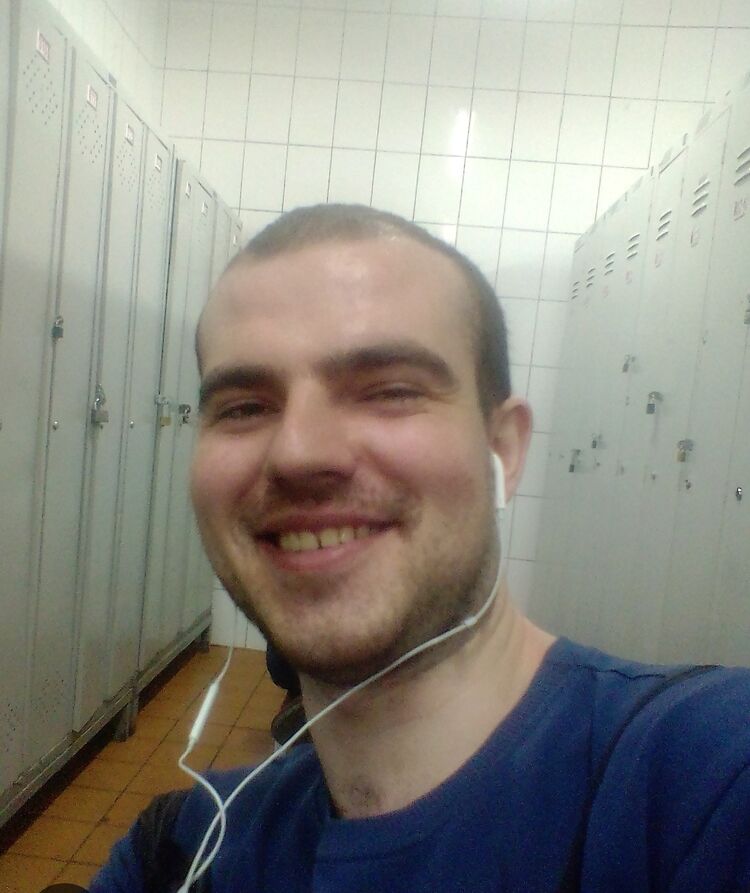  48704383  , 31 ,    