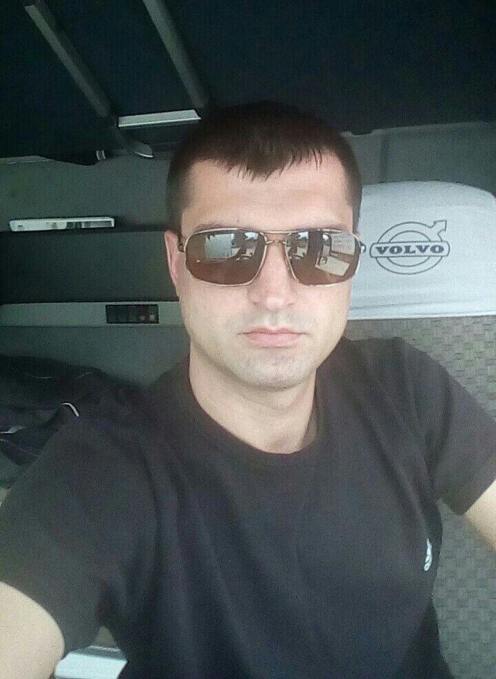  10488743  , 39 ,    