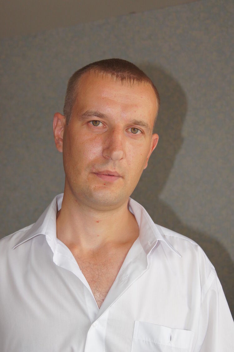  ,   Evgenii, 46 ,   ,   , c 