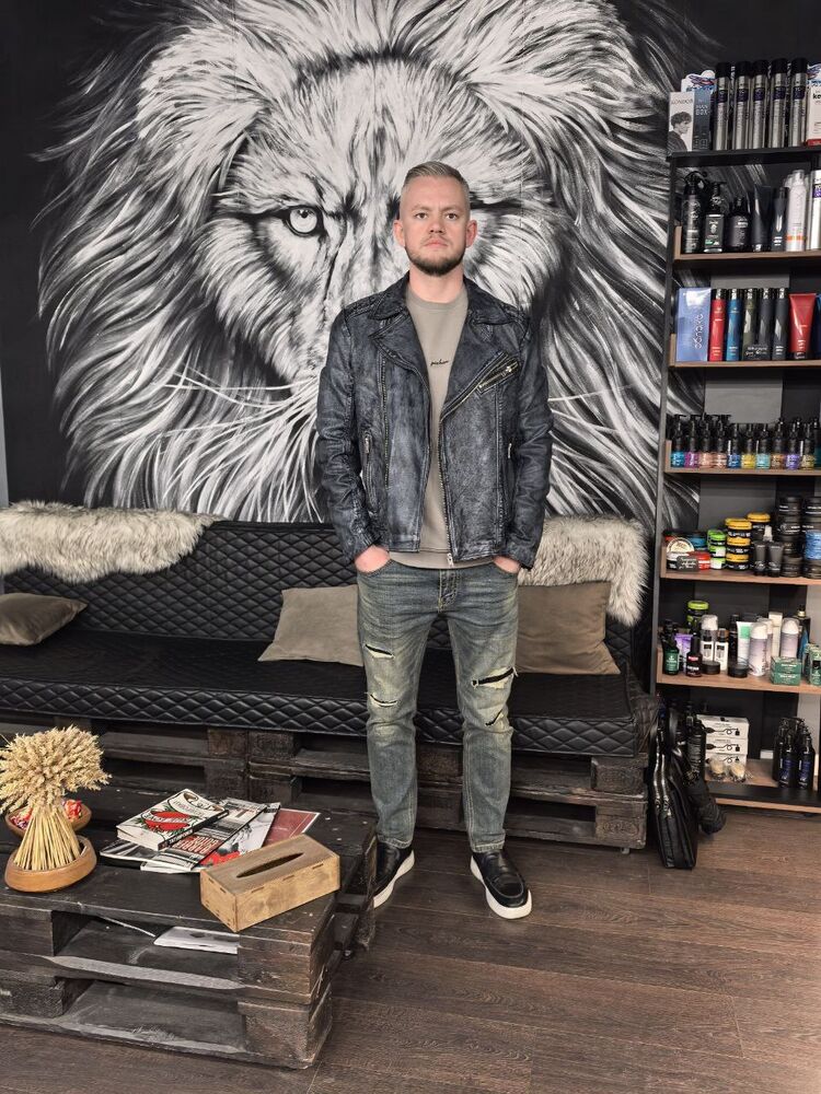  ,   Mikhail, 35 ,   ,   , c , 