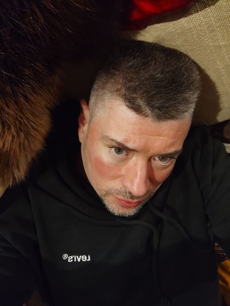  48711553  Petr, 45 ,    