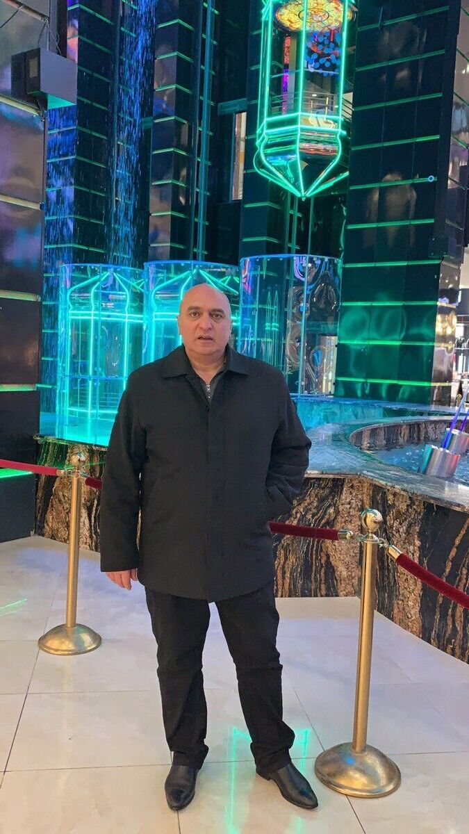  20715523  Artak, 54 ,    