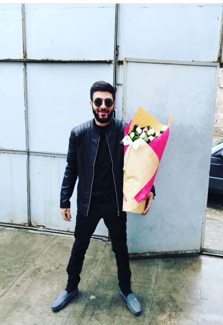  46377523  Arman, 25 ,    