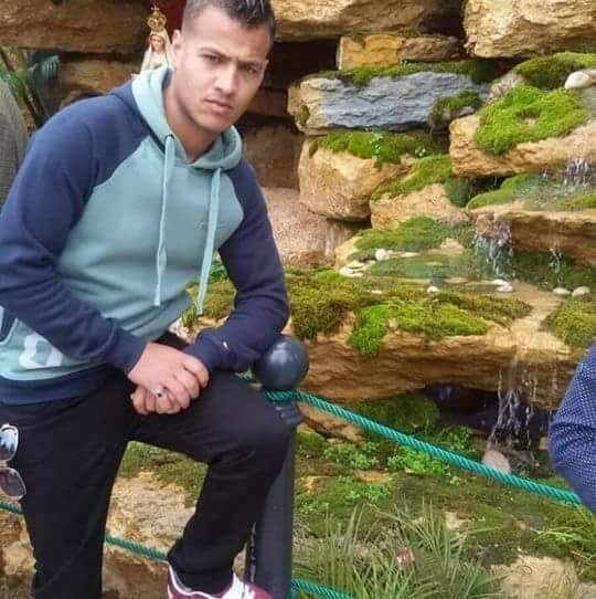  42220843  Alaa, 33 ,    