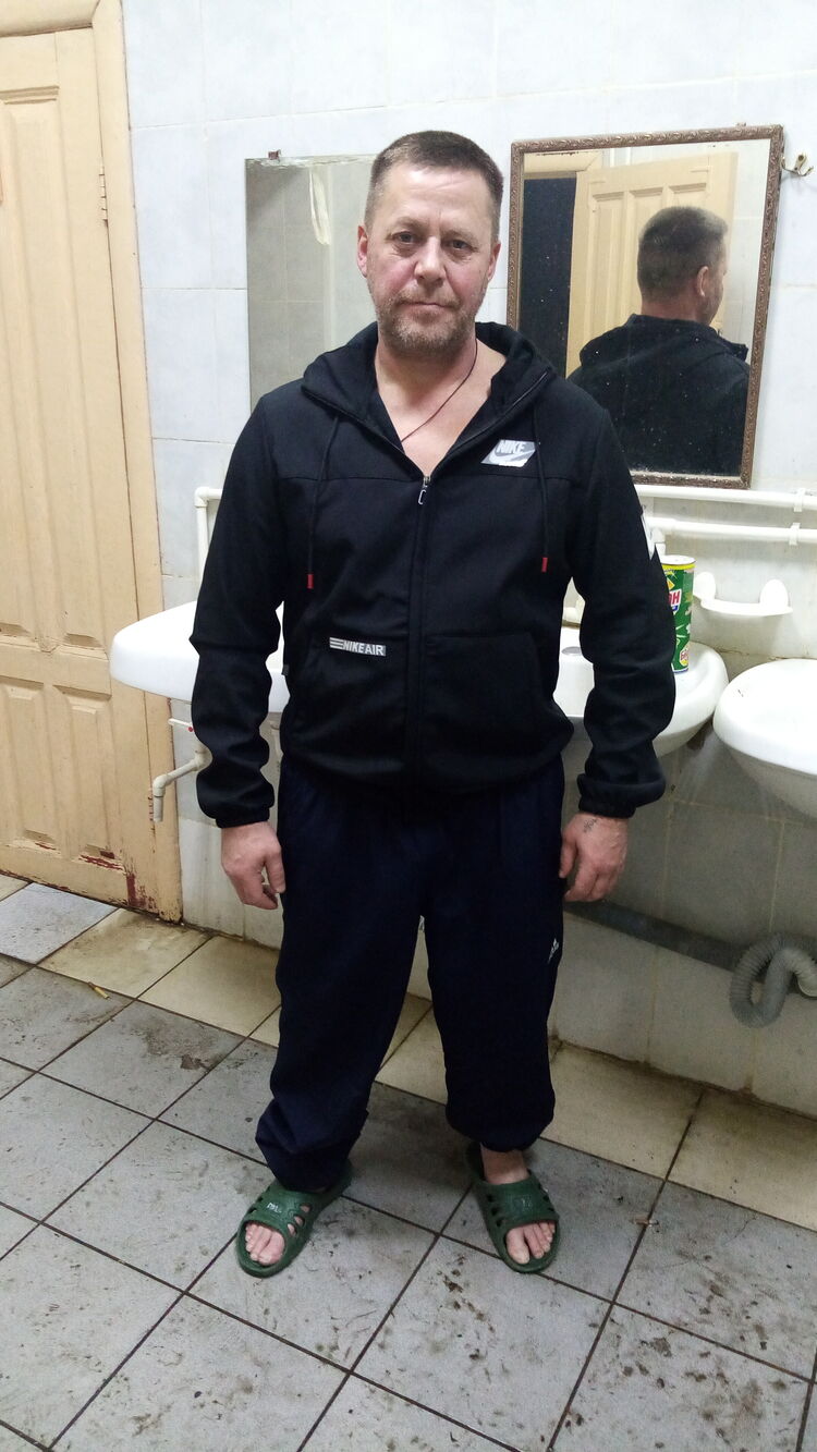  32401993  Mikhail, 46 ,     